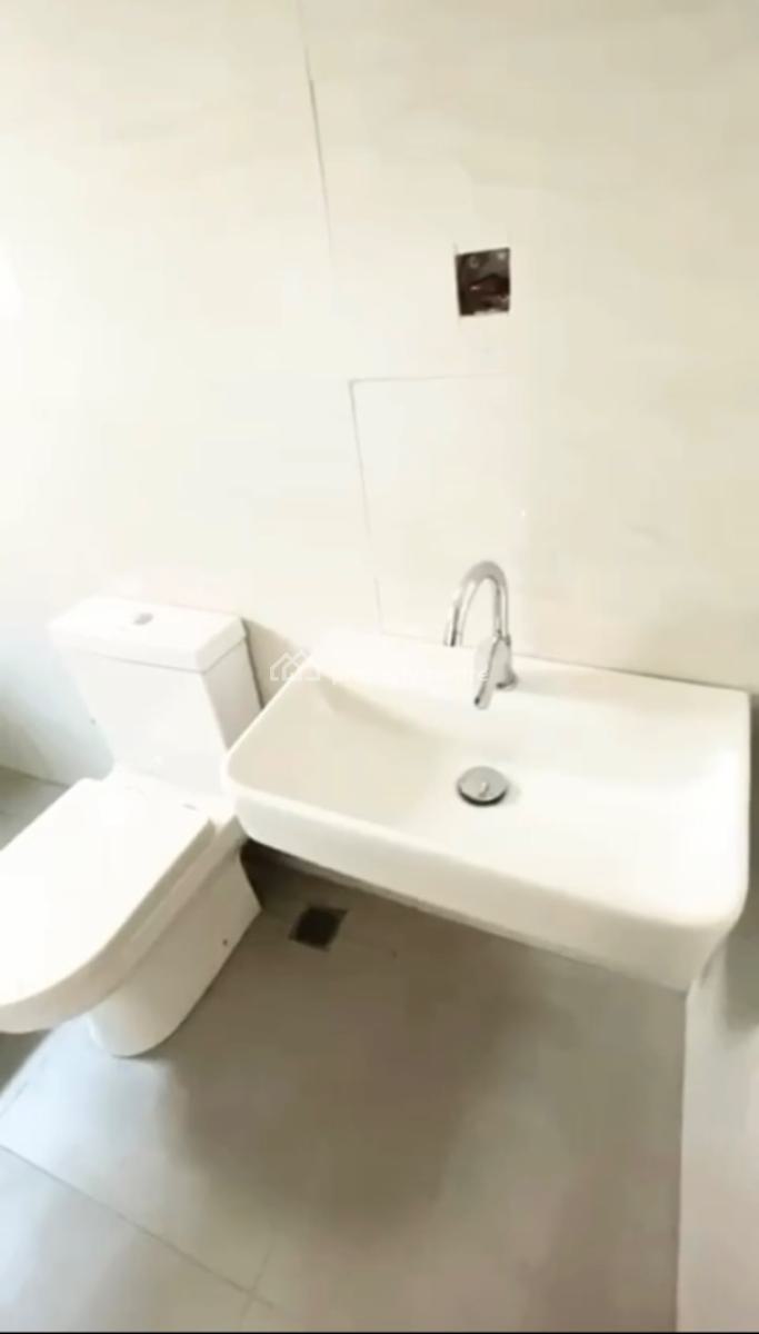 6 Bedrooms Semi Detached Duplex with a Bq, Durumi, Abuja, Detached Duplex for Rent