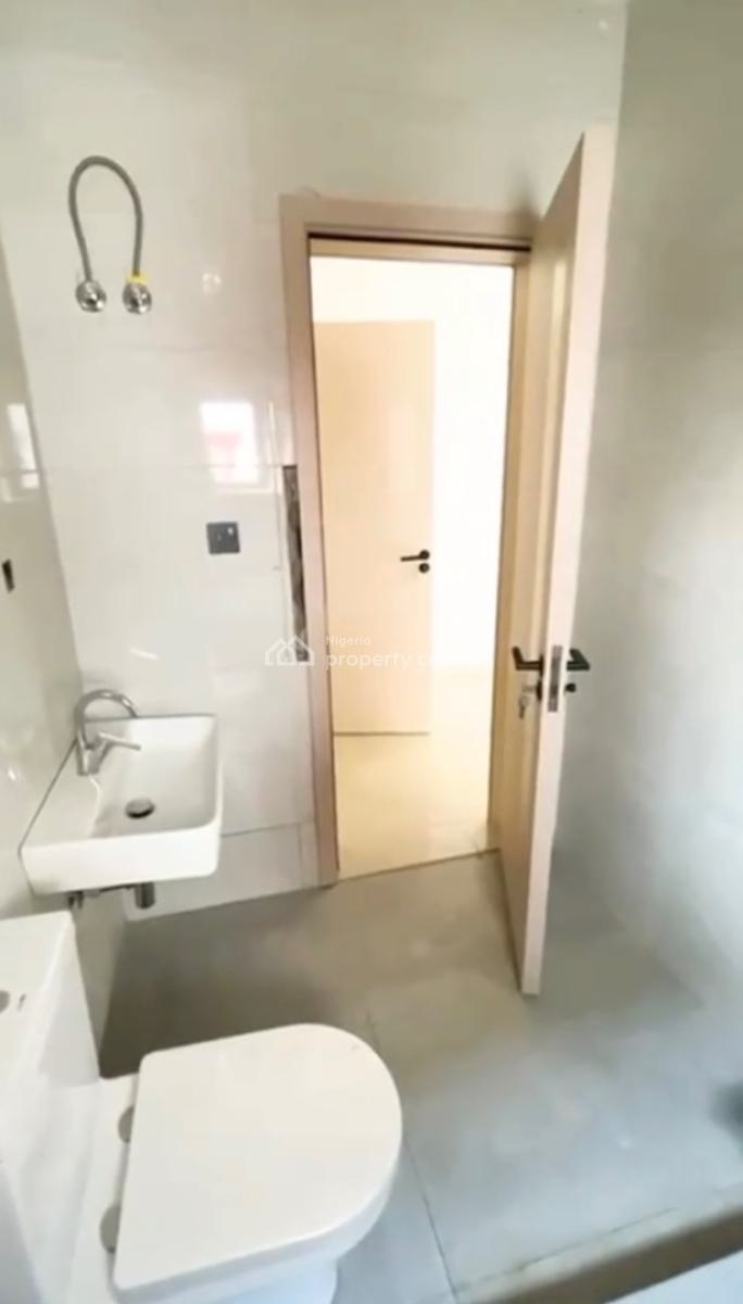 6 Bedrooms Semi Detached Duplex with a Bq, Durumi, Abuja, Detached Duplex for Rent