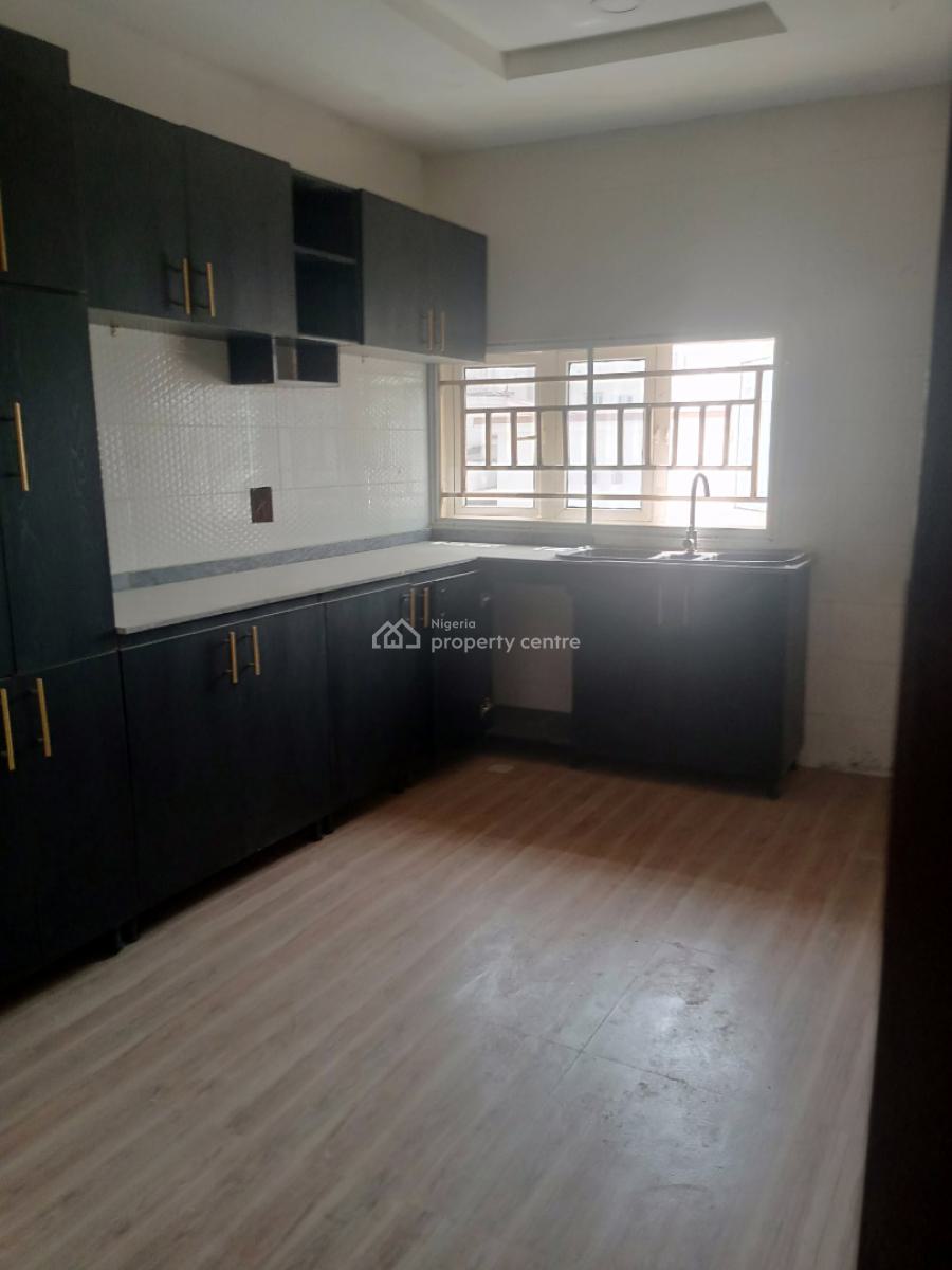 Spacious 3 Bedroom Flat, After Coza, Guzape District, Abuja, Flat / Apartment for Rent