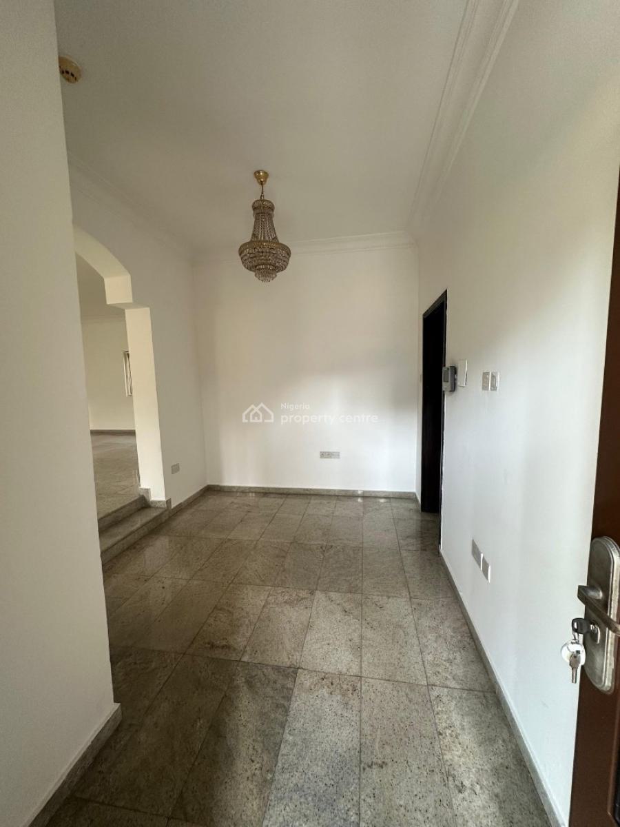 Serviced 3 Bedroom Apartments with En-suite Rooms, Lekki Phase 1, Lekki, Lagos, Flat / Apartment for Rent