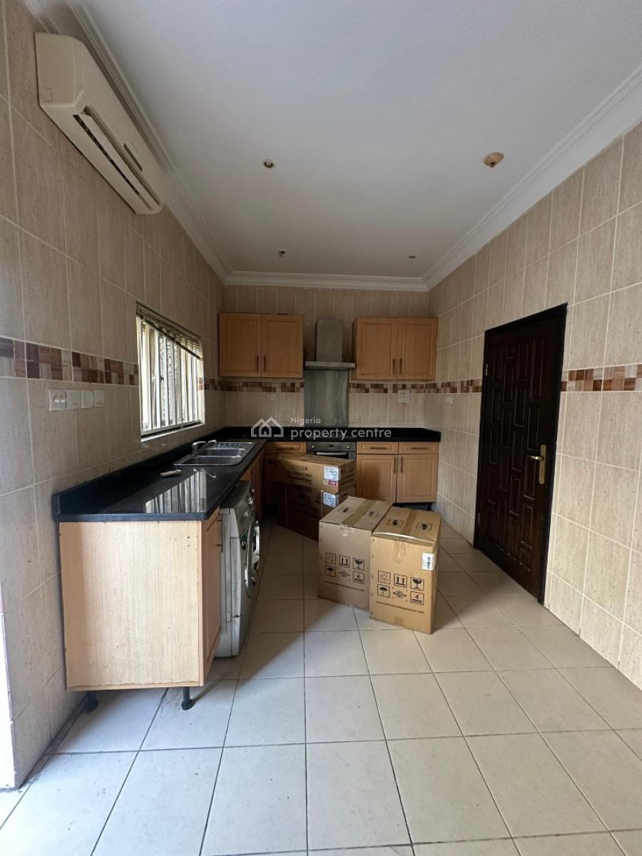 Serviced 3 Bedroom Apartments with En-suite Rooms, Lekki Phase 1, Lekki, Lagos, Flat / Apartment for Rent