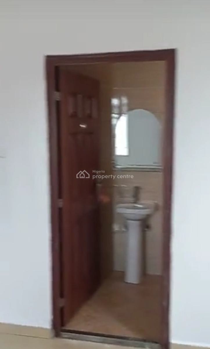 Well Built 2 Bedroom Upstairs Apartment { Video}, Sunshine Garden Estate, Sangotedo, Ajah, Lagos, Flat / Apartment for Rent