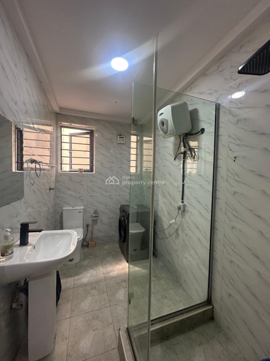 Serviced 3 Bedroom Apartment in a Serene Neighborhood, Lekki Right, Lekki Phase 1, Lekki, Lagos, Flat / Apartment for Rent