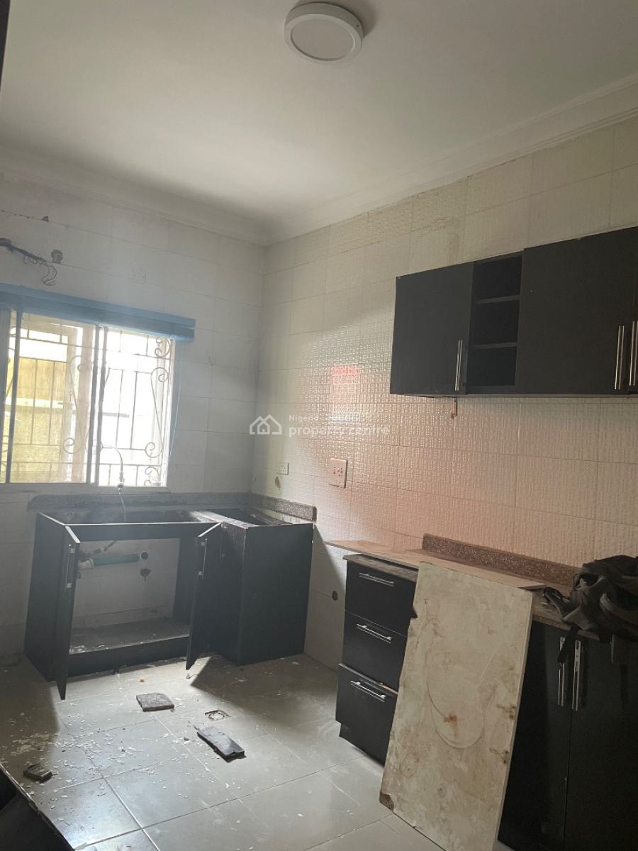 Standard Spacious 3 Bedroom Apartment, Osapa, Lekki, Lagos, Flat / Apartment for Rent