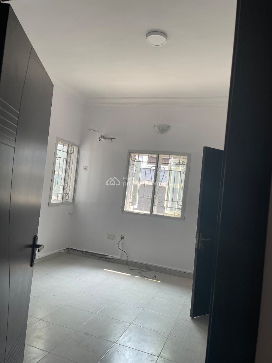 Standard Spacious 3 Bedroom Apartment, Osapa, Lekki, Lagos, Flat / Apartment for Rent