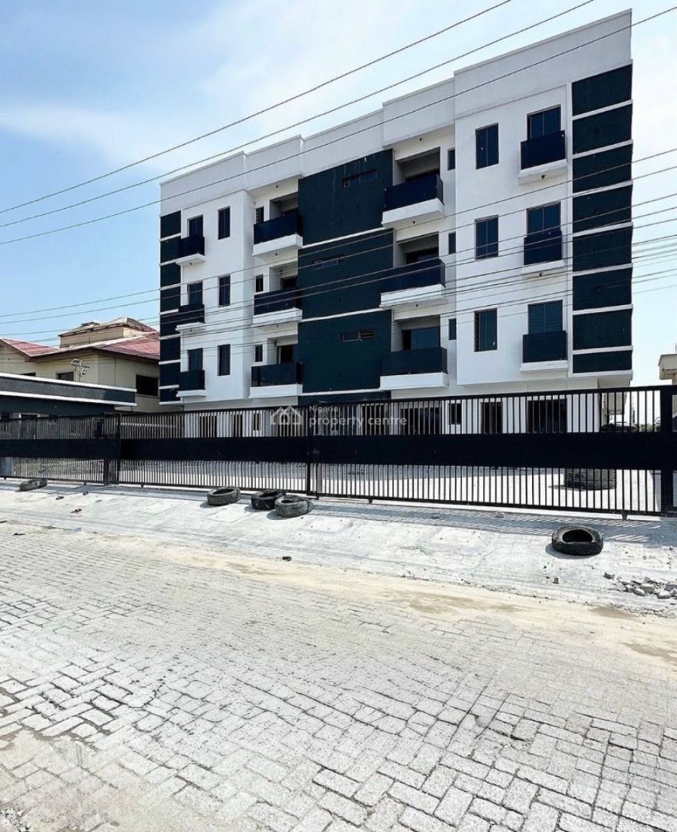 Serviced 3 Bedroom Apartment with En-suite Rooms, Lekki Phase 1, Lekki, Lagos, Flat / Apartment for Rent