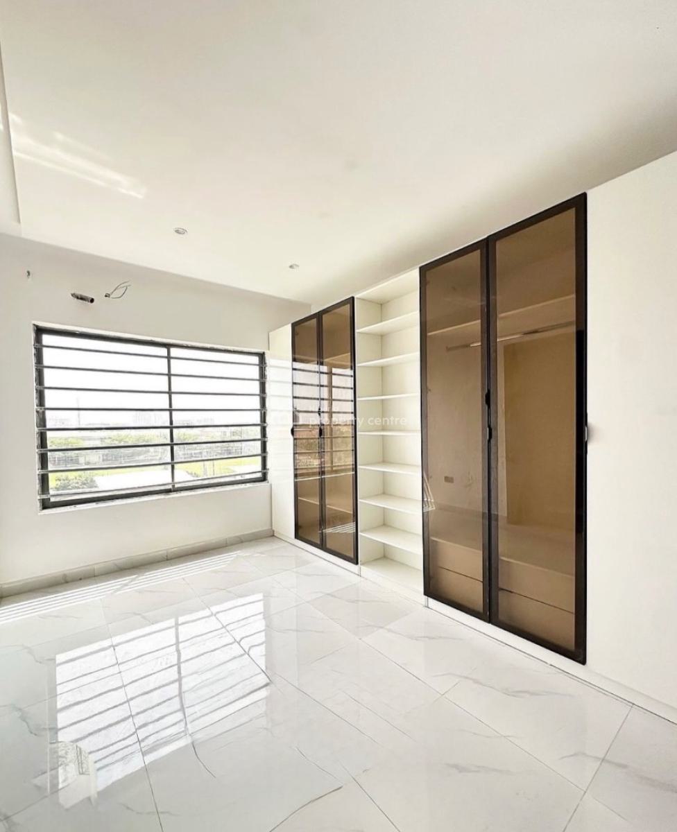 Serviced 3 Bedroom Apartment with En-suite Rooms, Lekki Phase 1, Lekki, Lagos, Flat / Apartment for Rent