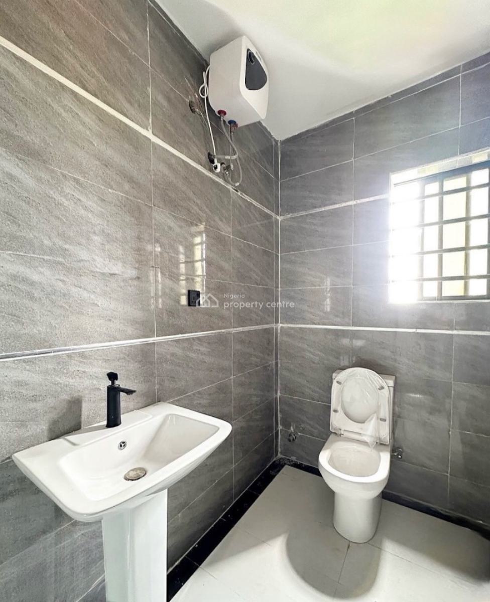 Serviced 3 Bedroom Apartment with En-suite Rooms, Lekki Phase 1, Lekki, Lagos, Flat / Apartment for Rent