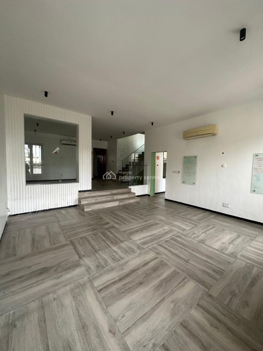 5 Bedrooms Duplex with Bq & Large Compound, Lekki Phase 1, Lekki, Lagos, Detached Duplex for Rent