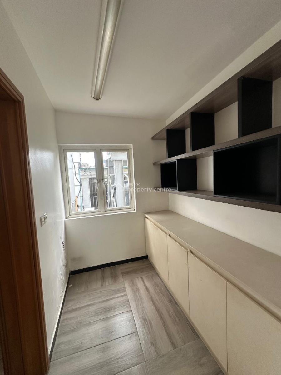 5 Bedrooms Duplex with Bq & Large Compound, Lekki Phase 1, Lekki, Lagos, Detached Duplex for Rent