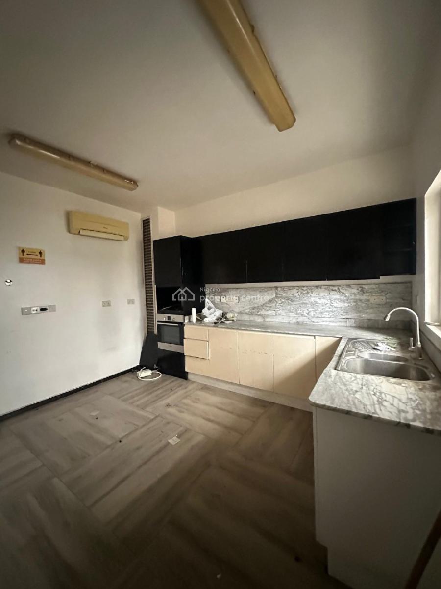 5 Bedrooms Duplex with Bq & Large Compound, Lekki Phase 1, Lekki, Lagos, Detached Duplex for Rent