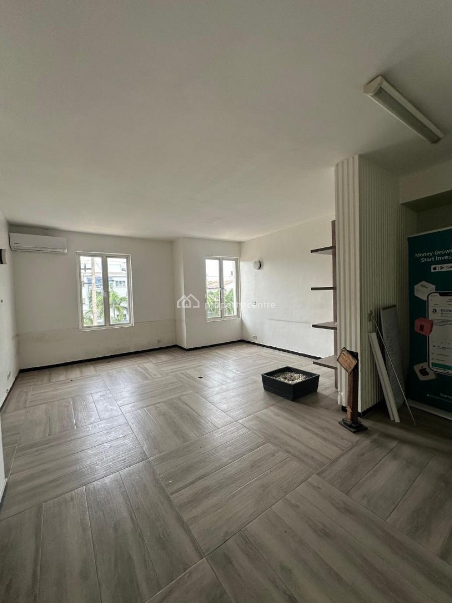 5 Bedrooms Duplex with Bq & Large Compound, Lekki Phase 1, Lekki, Lagos, Detached Duplex for Rent