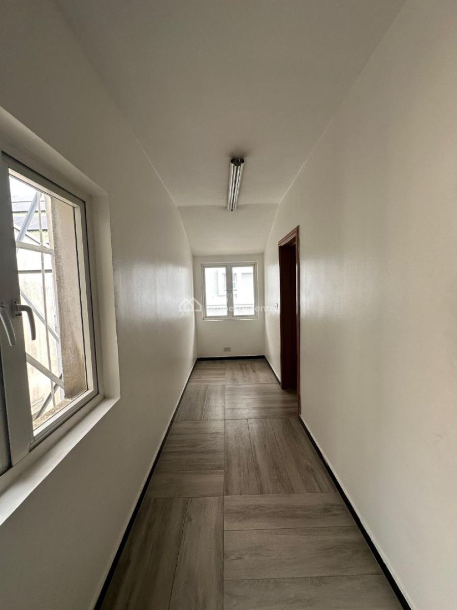 5 Bedrooms Duplex with Bq & Large Compound, Lekki Phase 1, Lekki, Lagos, Detached Duplex for Rent