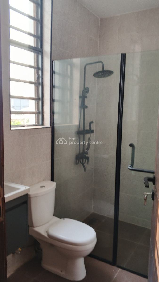 Luxury 3 Bedroom Flat with Bq, Off Admiralty, Lekki Phase 1, Lekki, Lagos, Flat / Apartment for Rent