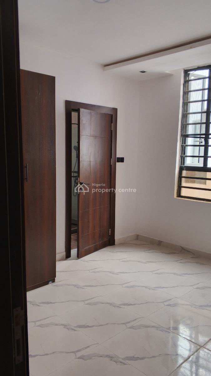 Luxury 3 Bedroom Flat with Bq, Off Admiralty, Lekki Phase 1, Lekki, Lagos, Flat / Apartment for Rent