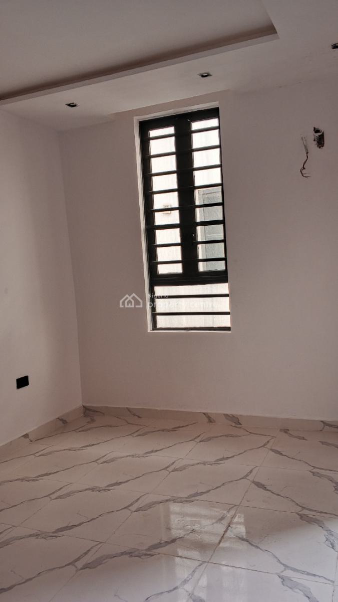 Luxury 3 Bedroom Flat with Bq, Off Admiralty, Lekki Phase 1, Lekki, Lagos, Flat / Apartment for Rent