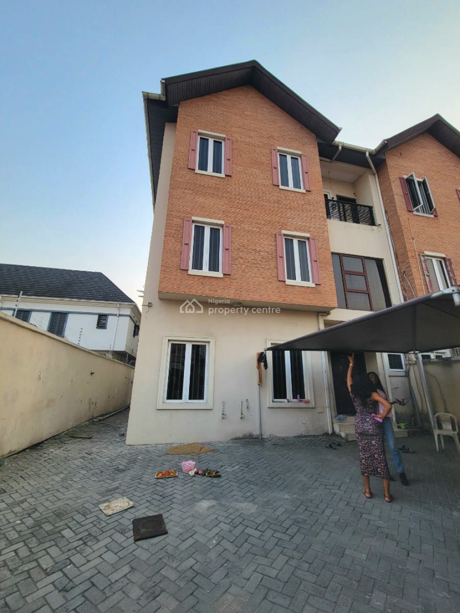Well Maintained Unfurnished 4 Bedroom Semi Detached Duplex with Bq, Osapa, Lekki, Lagos, Semi-detached Duplex for Rent