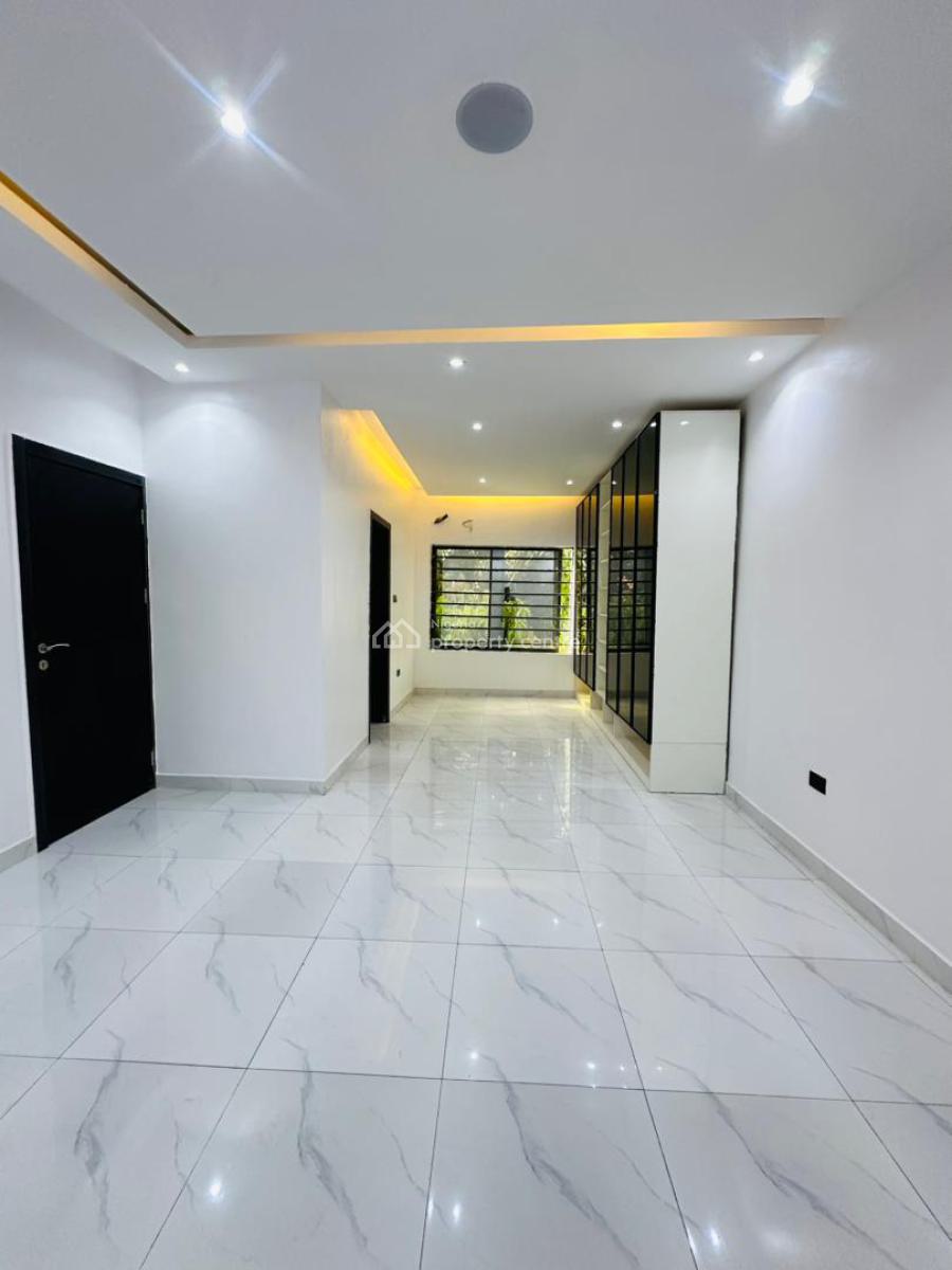 Neatly Built 3 Bedrooms Apartment with Elevator, Lekki Phase 1, Lekki, Lagos, Flat / Apartment for Rent