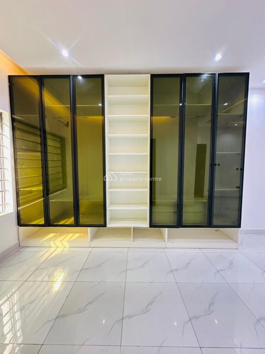 Neatly Built 3 Bedrooms Apartment with Elevator, Lekki Phase 1, Lekki, Lagos, Flat / Apartment for Rent