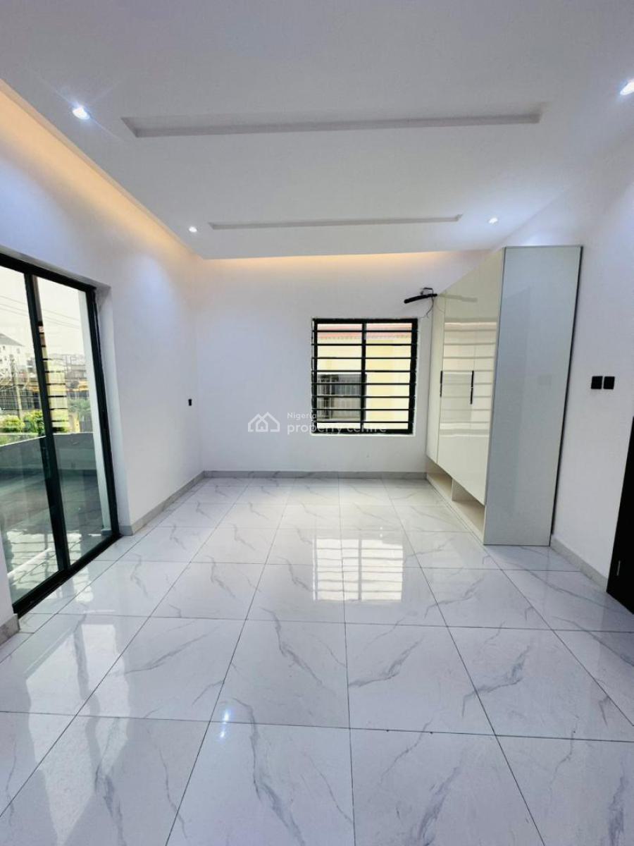 Neatly Built 3 Bedrooms Apartment with Elevator, Lekki Phase 1, Lekki, Lagos, Flat / Apartment for Rent