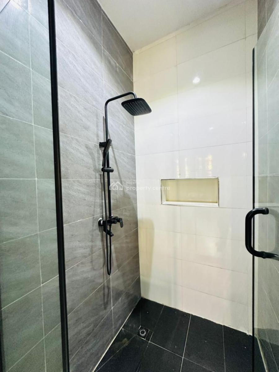 Neatly Built 3 Bedrooms Apartment with Elevator, Lekki Phase 1, Lekki, Lagos, Flat / Apartment for Rent