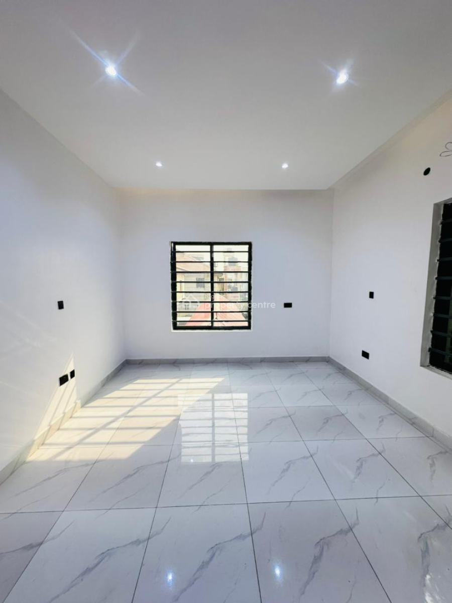 Neatly Built 3 Bedrooms Apartment with Elevator, Lekki Phase 1, Lekki, Lagos, Flat / Apartment for Rent