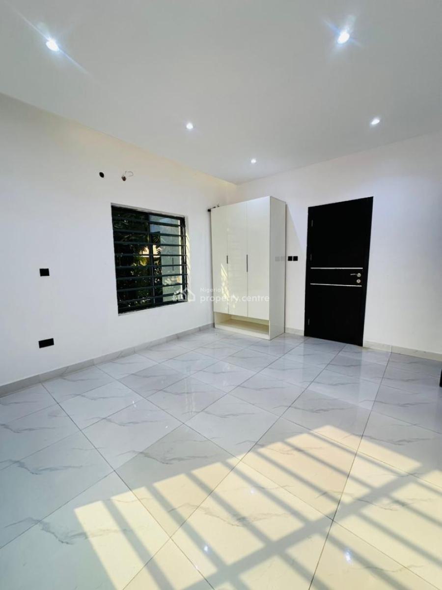 Neatly Built 3 Bedrooms Apartment with Elevator, Lekki Phase 1, Lekki, Lagos, Flat / Apartment for Rent