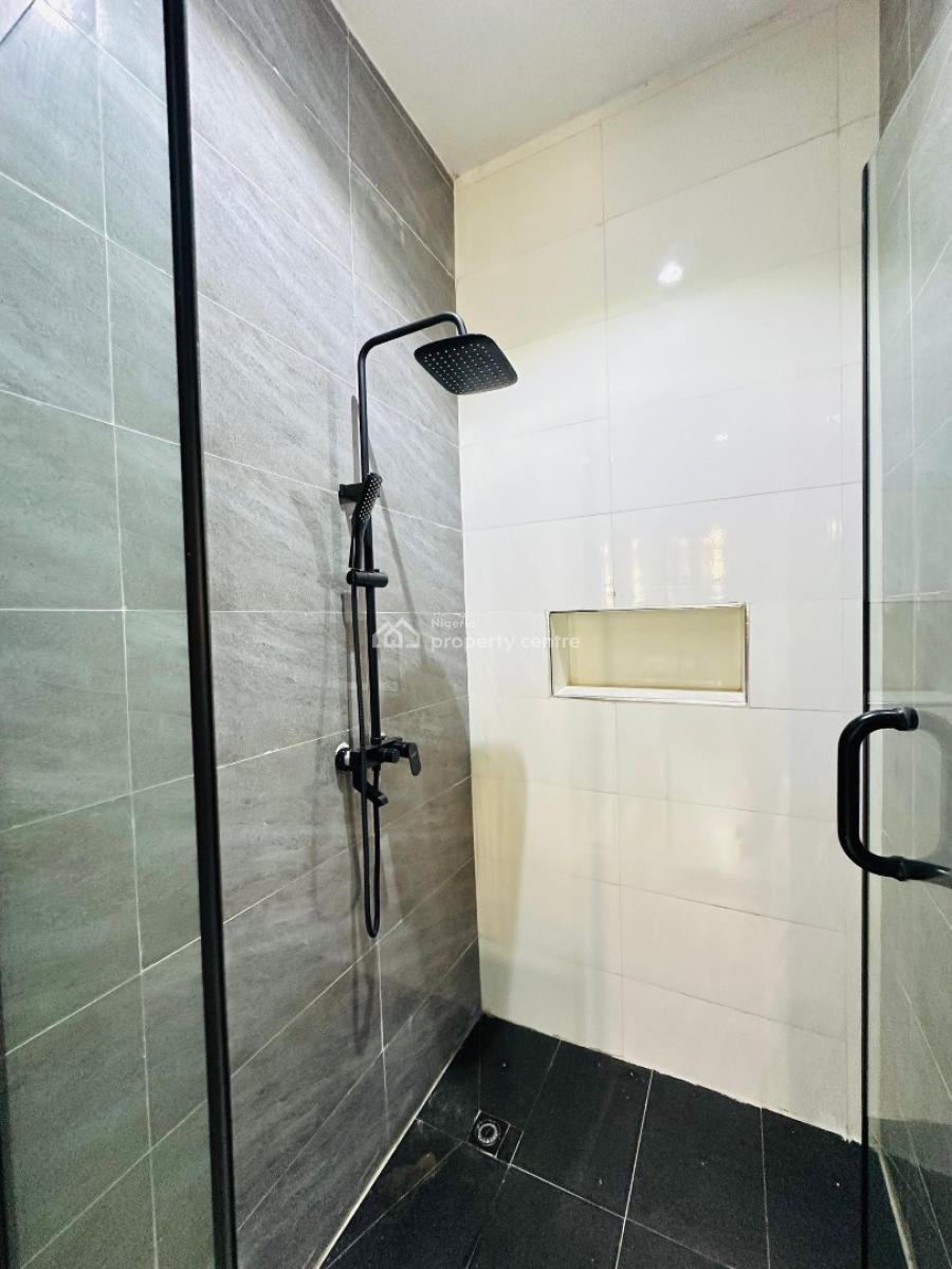 Neatly Built 3 Bedroom Apartment with Elevator & Bq, Lekki Phase 1, Lekki, Lagos, Flat / Apartment for Rent