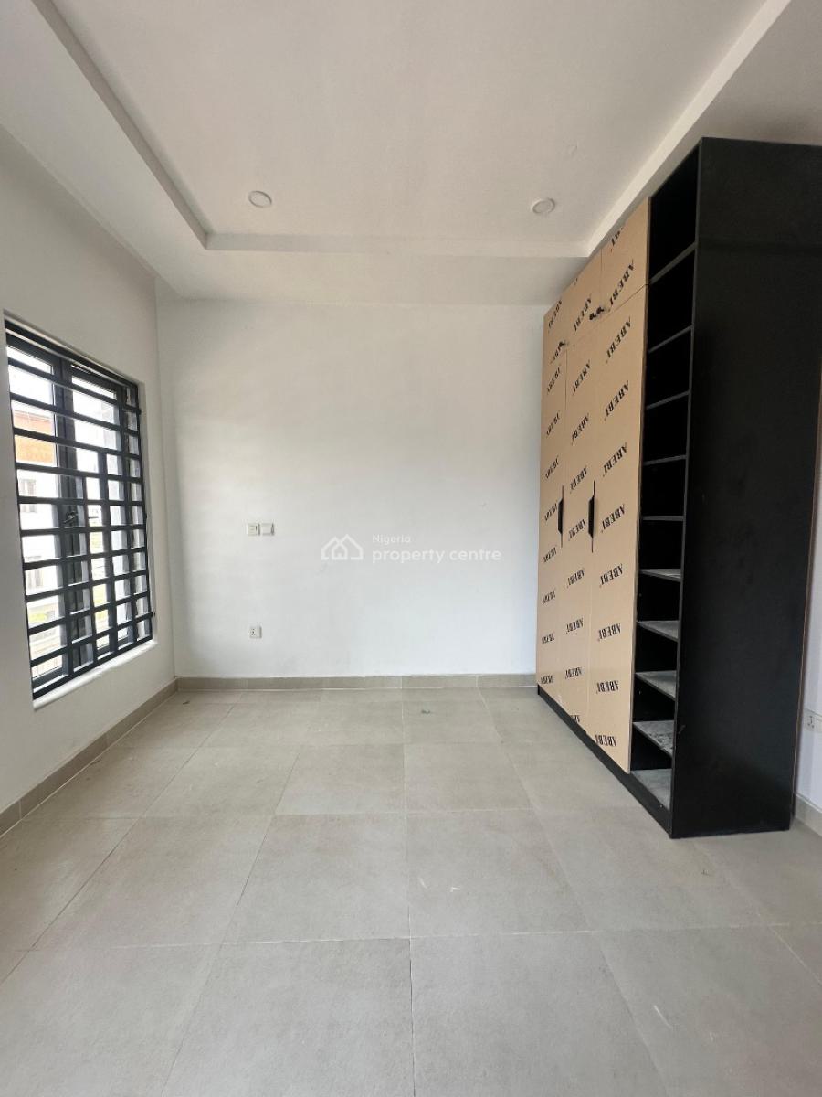 Beautifully Built 4 Bedroom Apartment with Bq & Elevator, Lekki Phase 1, Lekki, Lagos, Flat / Apartment for Sale