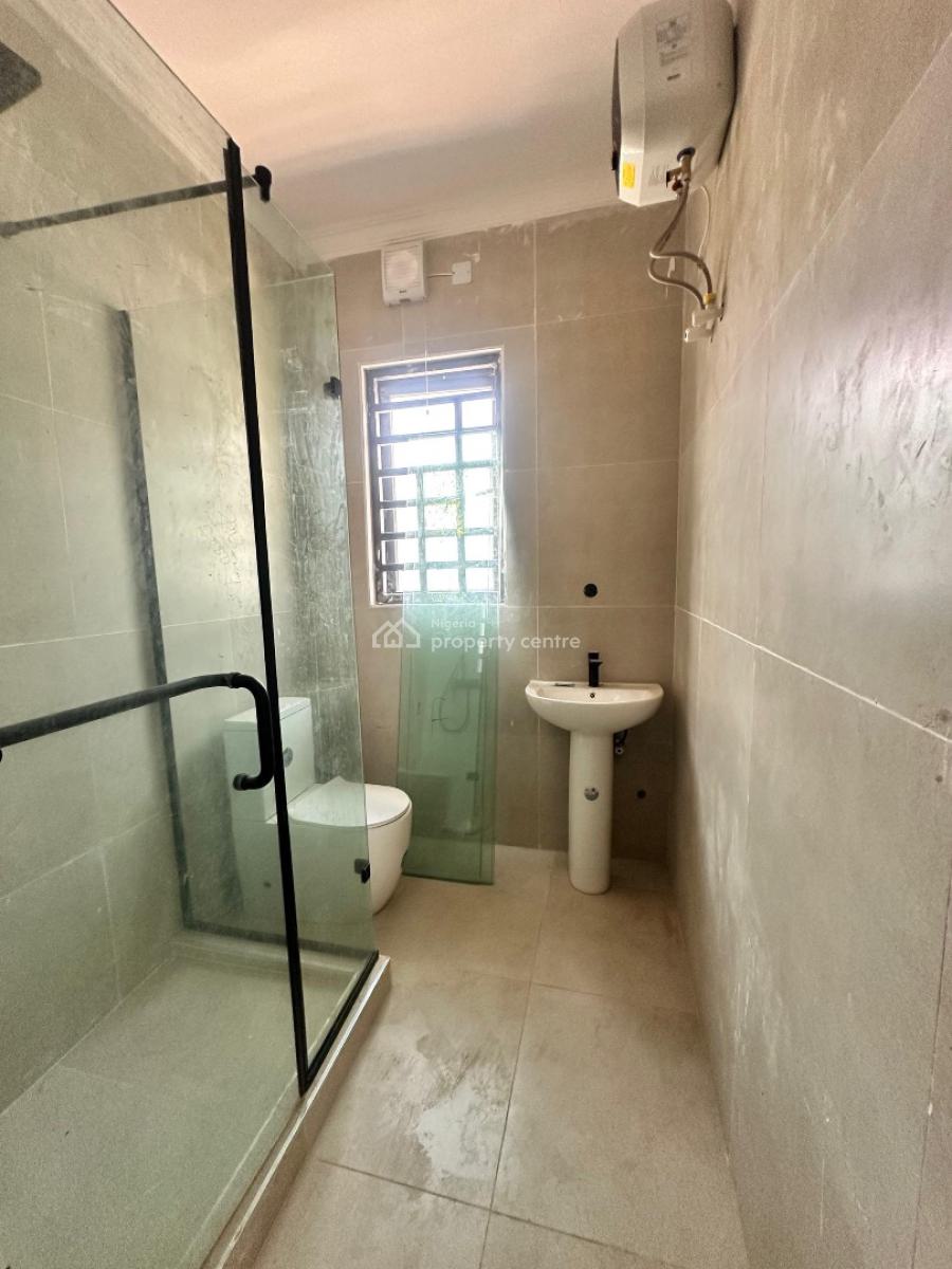 Beautifully Built 4 Bedroom Apartment with Bq & Elevator, Lekki Phase 1, Lekki, Lagos, Flat / Apartment for Sale