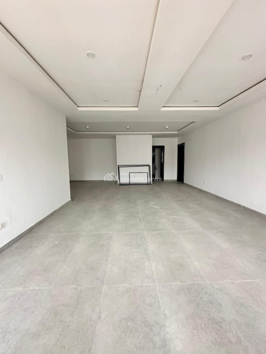 Beautifully Built 4 Bedroom Apartment with Bq & Elevator, Lekki Phase 1, Lekki, Lagos, Flat / Apartment for Sale