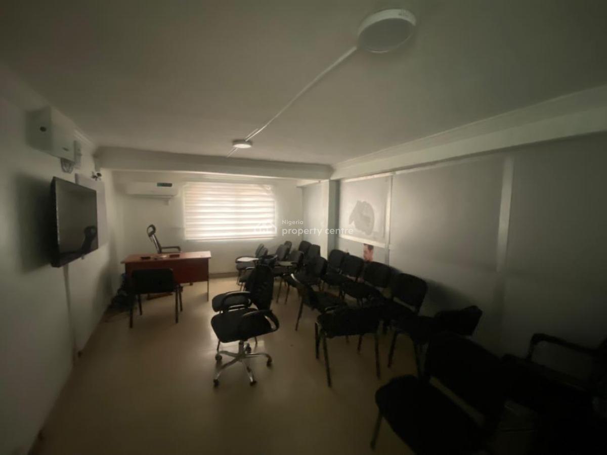 Well-located 120 Square Metre Office Space, Ikeja, Lagos, Office Space for Rent