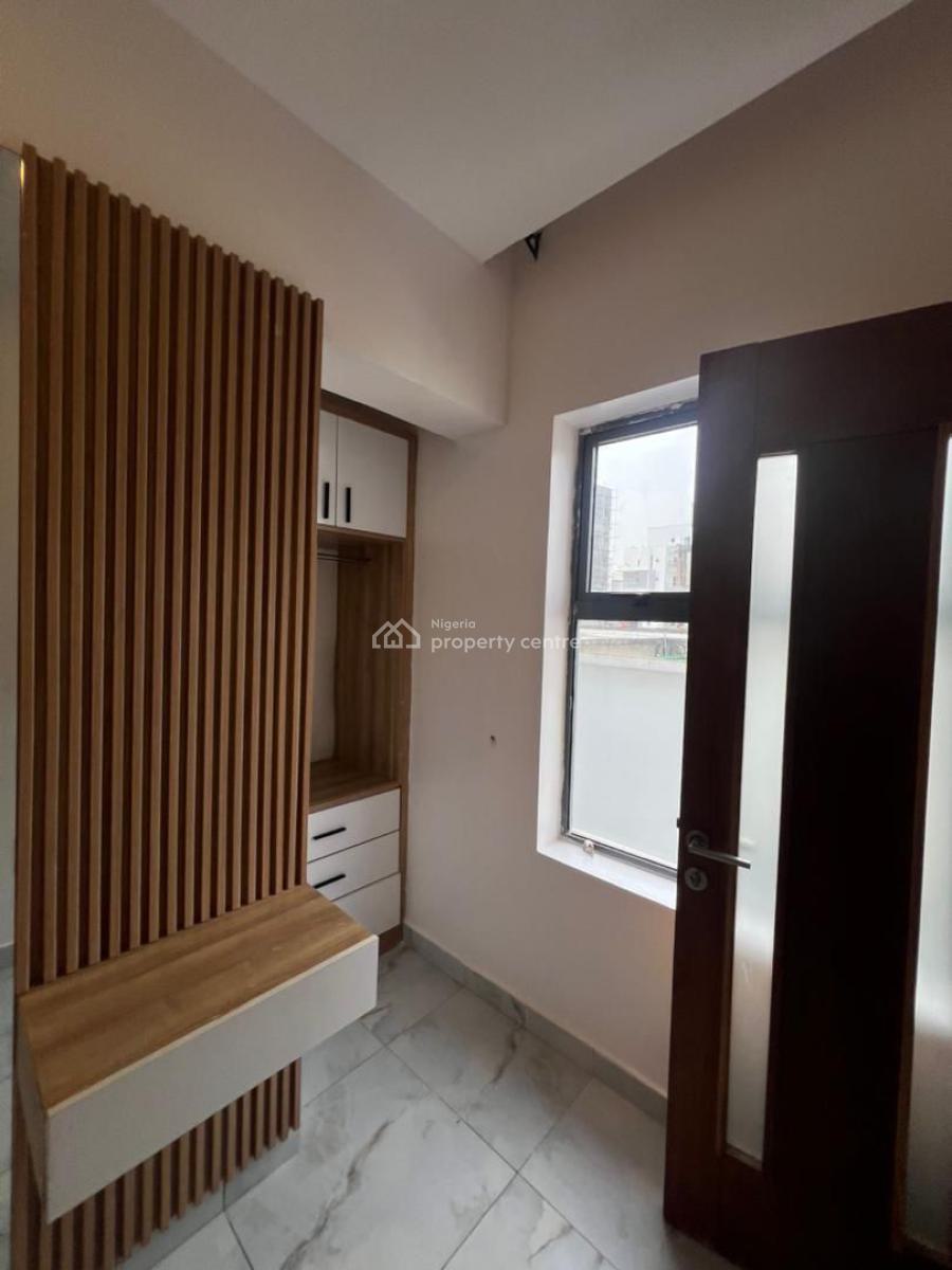 Spaciously Built 2 Bedroom Maisonette, Lekki Phase 1, Lekki, Lagos, House for Rent