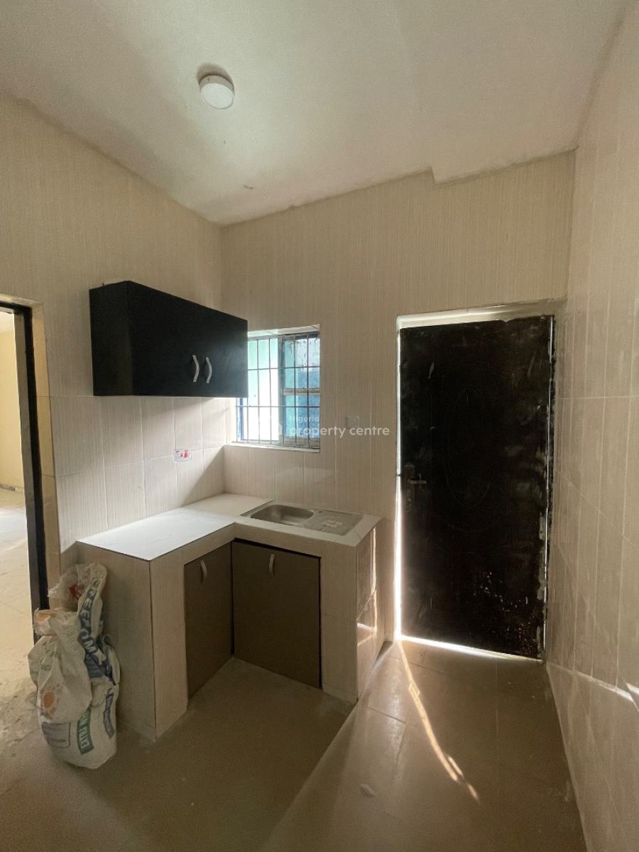 2 Bedroom Apartment, Addo Road, Ajah, Lagos, Flat / Apartment for Rent