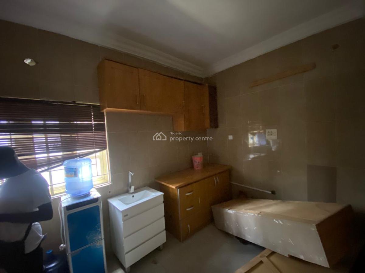 Self Service 3 Bedroom Flat for Commercial Use Only, Off Admiralty Road, Lekki Phase 1, Lekki, Lagos, Flat / Apartment for Rent