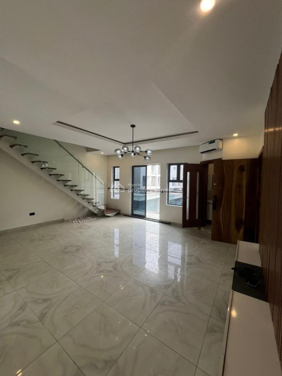 Lovely 2 Bedrooms Maisonette, Lekki Phase 1, Lekki, Lagos, Flat / Apartment for Rent