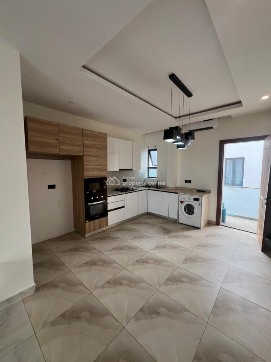 Lovely 2 Bedrooms Maisonette, Lekki Phase 1, Lekki, Lagos, Flat / Apartment for Rent