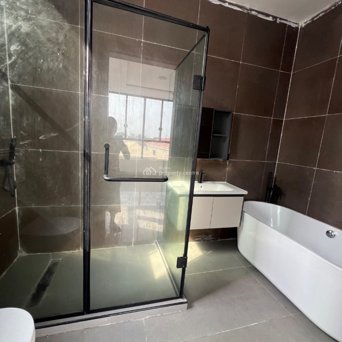 5 Bedroom & Bq, Lekki Phase 1, Lekki, Lagos, Detached Duplex for Sale