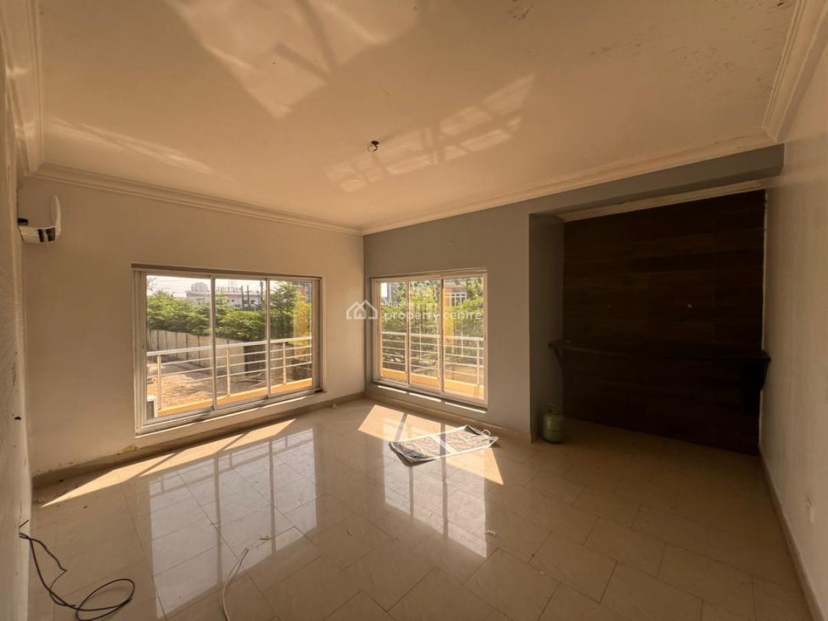 Well Maintained 3 Bedroom Apartment with a Bq, Lekki Phase 1, Lekki, Lagos, Flat / Apartment for Sale