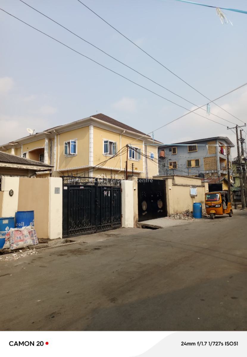 Direct to He Mandate. Very Decent Well Finished 3 Bedrooms, Surulere, Lagos, Flat / Apartment for Rent