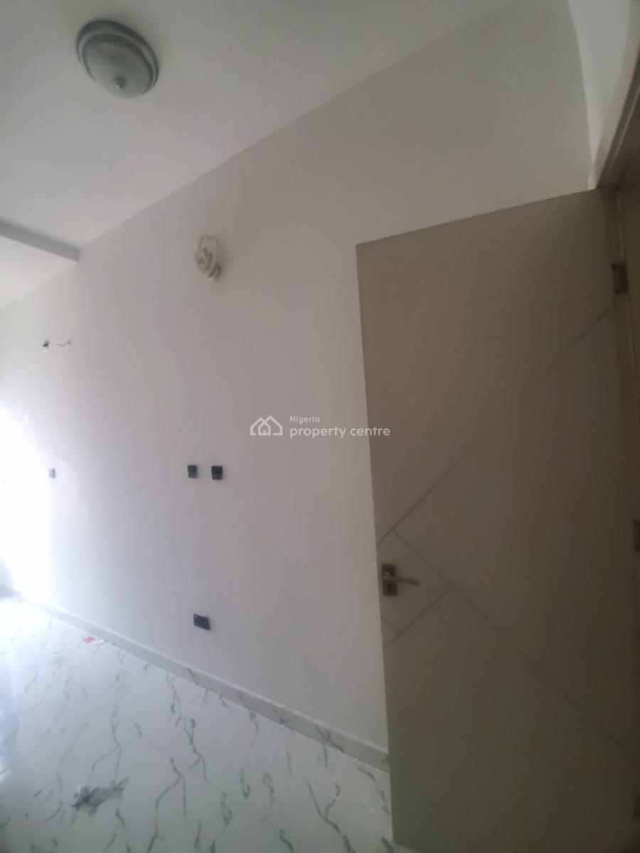 1 Room Shared  Kitchen  Apt, Denko Estate, Lekki, Lagos, Self Contain (single Rooms) for Rent