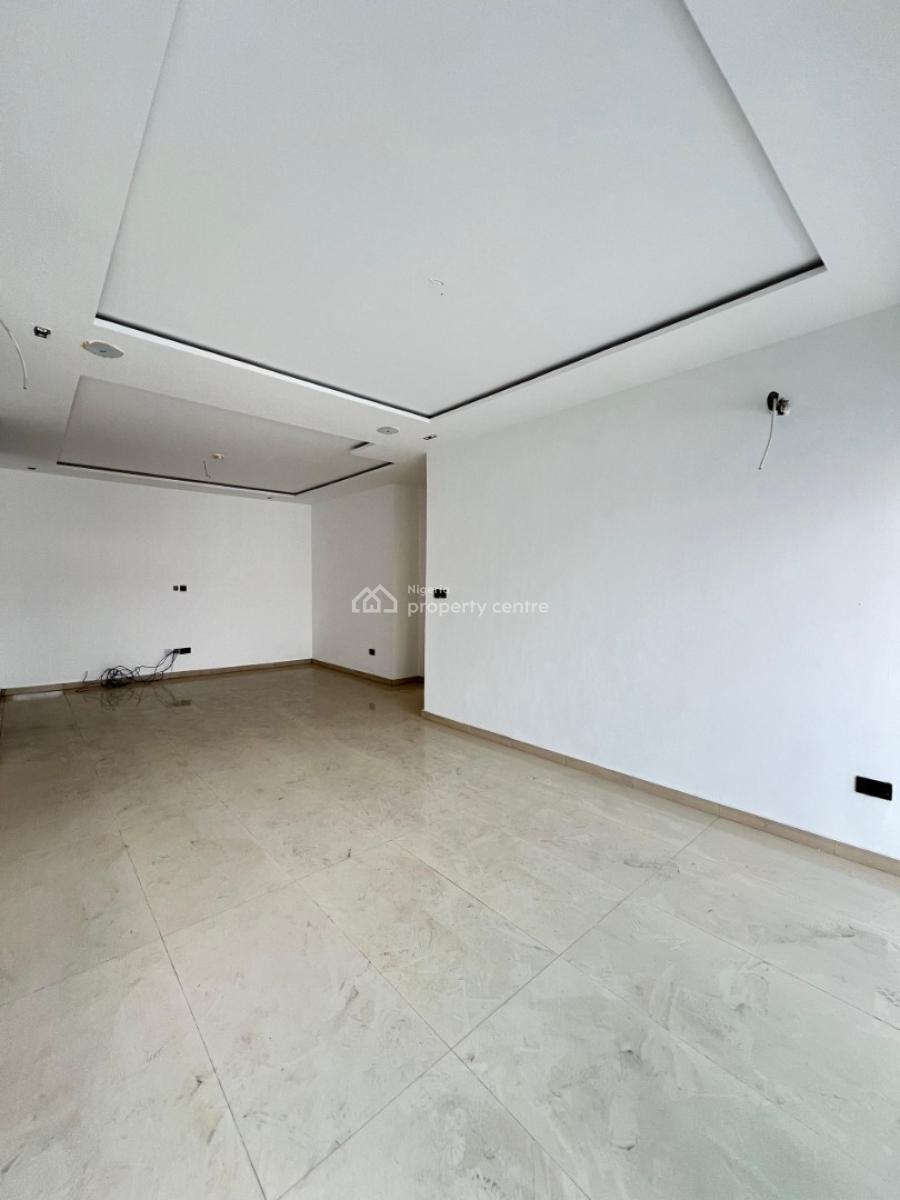 Spacious 2 Bedroom Apartment with and Elevator, Swimming Pool and Gym, Lekki Phase 1, Lekki, Lagos, Flat / Apartment for Sale