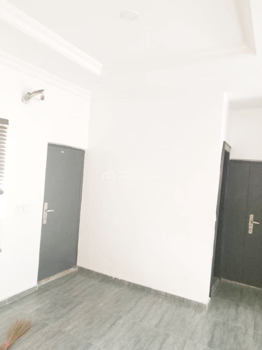 a Well Maintained Spacious 3 Bedroom Flat, Gra Phase 1, Magodo, Lagos, Flat / Apartment for Rent