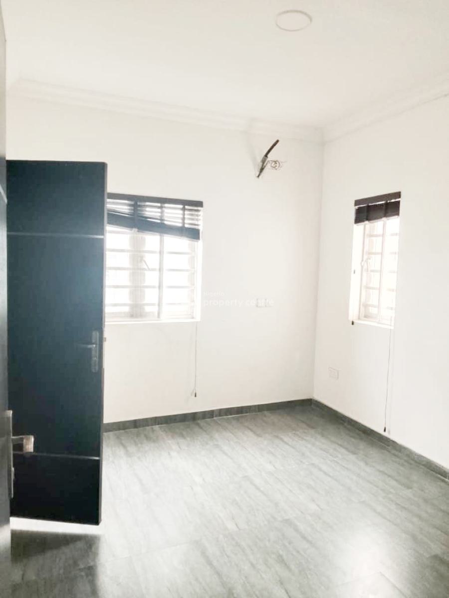 a Well Maintained Spacious 3 Bedroom Flat, Gra Phase 1, Magodo, Lagos, Flat / Apartment for Rent
