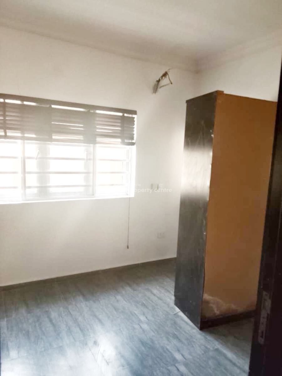 a Well Maintained Spacious 3 Bedroom Flat, Gra Phase 1, Magodo, Lagos, Flat / Apartment for Rent