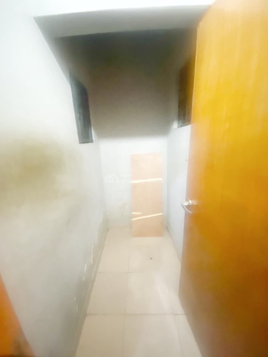 a Well Maintained Spacious 3 Bedroom Flat, Omole Phase 1, Ikeja, Lagos, Flat / Apartment for Rent