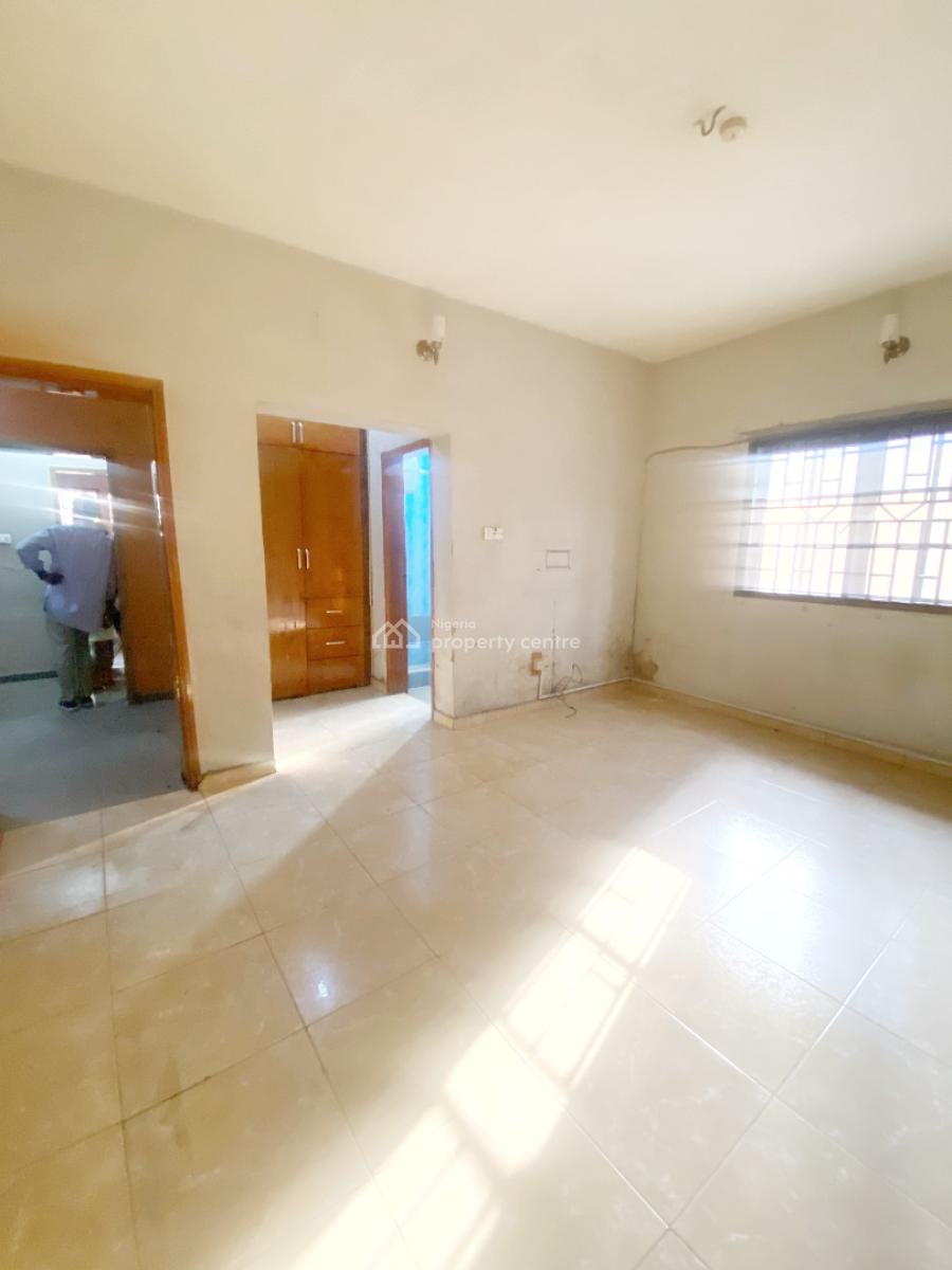 a Well Maintained Spacious 3 Bedroom Flat, Omole Phase 1, Ikeja, Lagos, Flat / Apartment for Rent