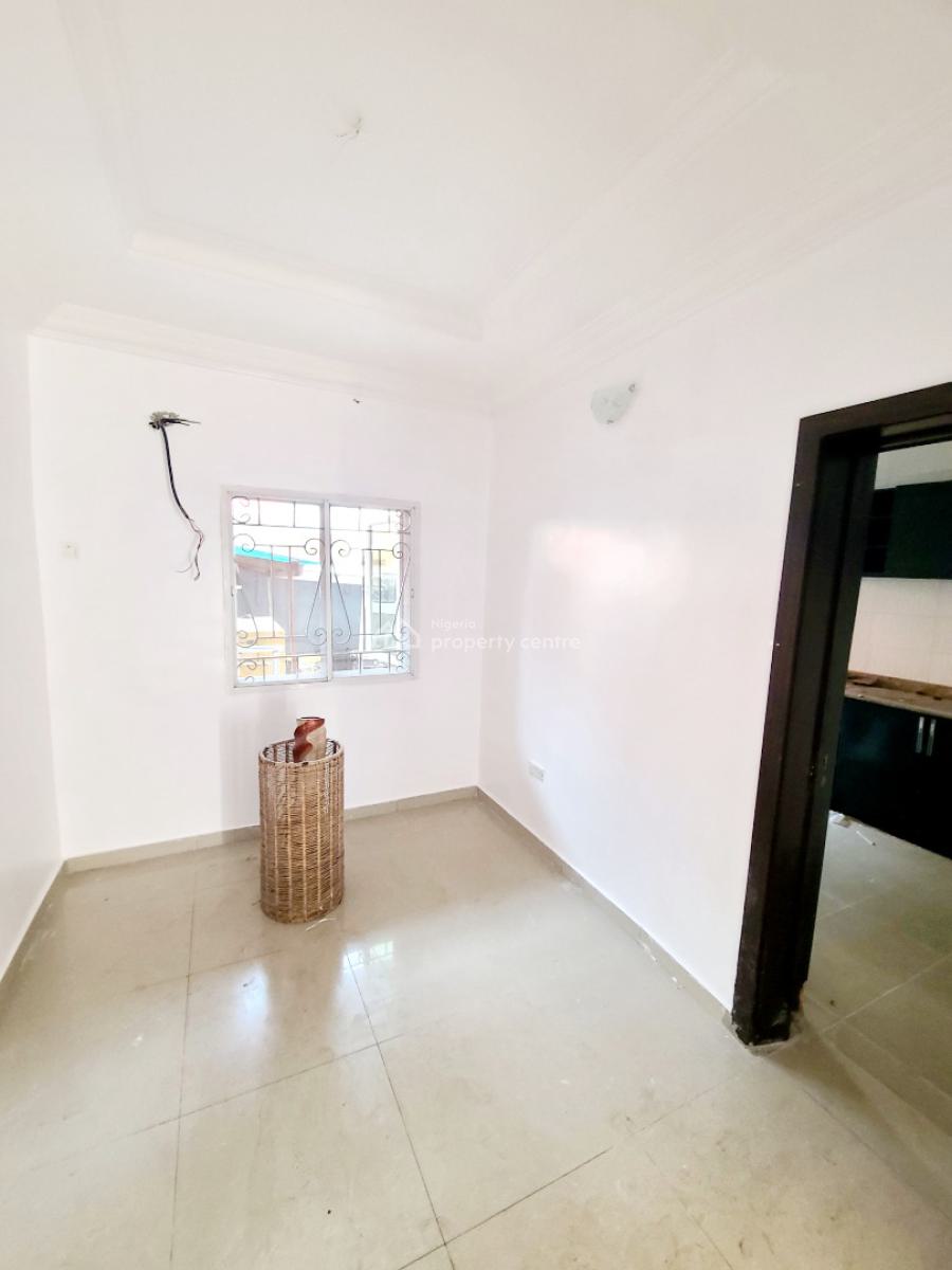 Newly Renovated 3 Bedroom Flat. Ground Floor, Osapa London Estate, Osapa, Lekki, Lagos, Flat / Apartment for Rent