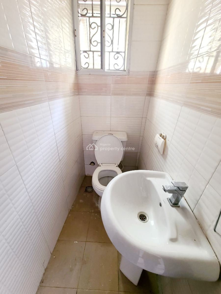 Newly Renovated 3 Bedroom Flat. Ground Floor, Osapa London Estate, Osapa, Lekki, Lagos, Flat / Apartment for Rent