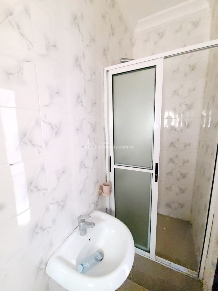 Newly Renovated 3 Bedroom Flat. Ground Floor, Osapa London Estate, Osapa, Lekki, Lagos, Flat / Apartment for Rent